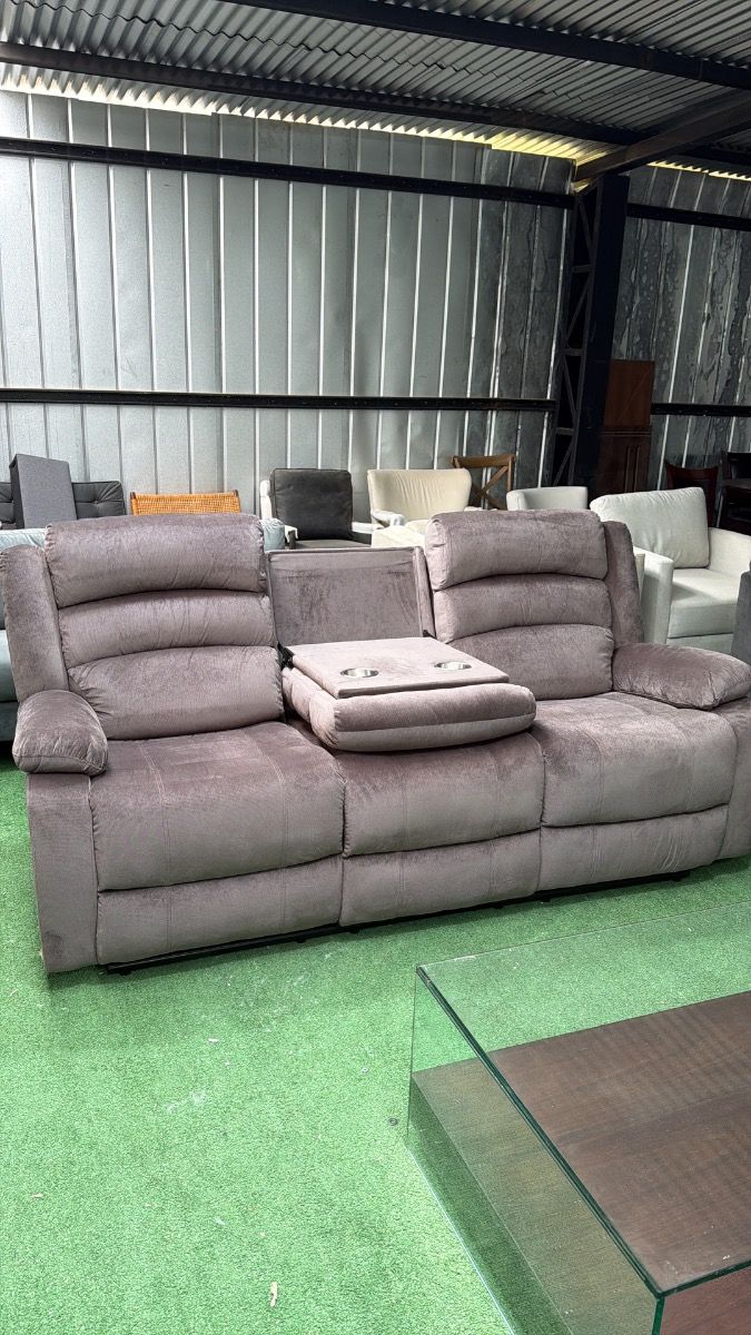 Sofá 3 Cuerpos Berger Reclinable Moderno en Color Café Martell outlet